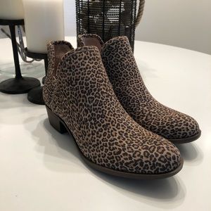 Lucky Brand Baley 2 Cheetah Print | Size 7.5